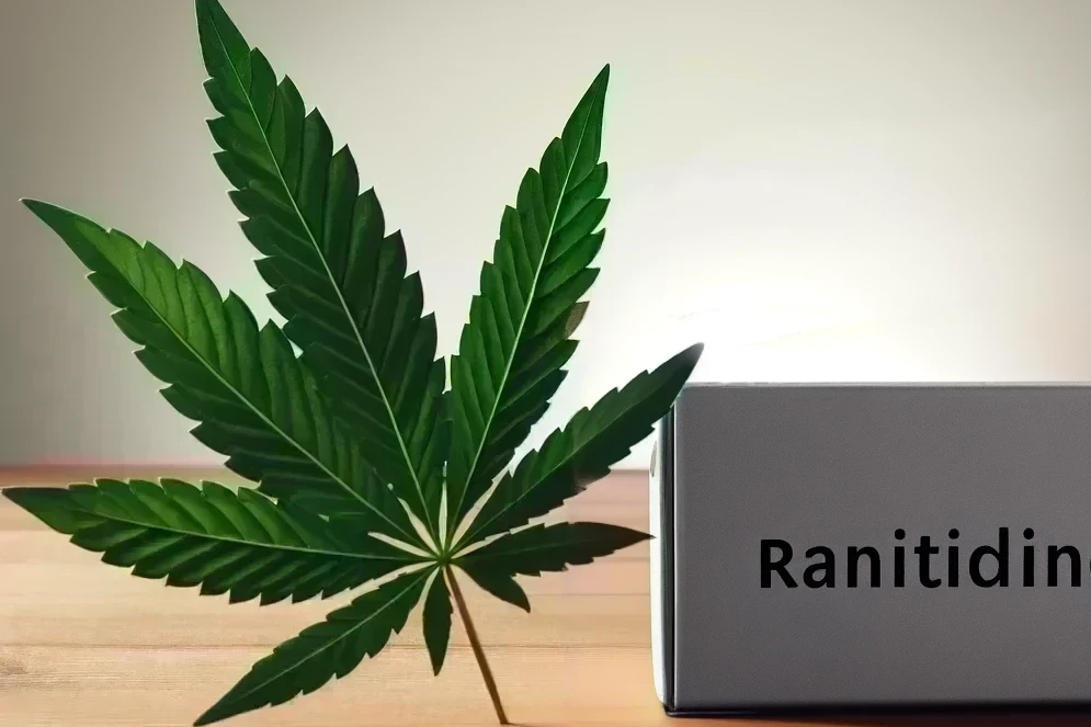 Cannabis et Ranitidine (par exemple Zantac, Sostril, Ranitic)